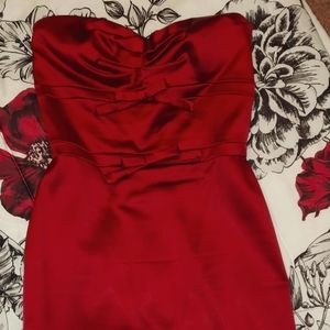 CACHE Red Strapless Dress size 6, fully lined, rouching on the bodice w/bows.